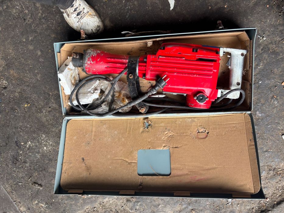 Демонтажний (отбойный) молоток INTERTOOL DT-0198