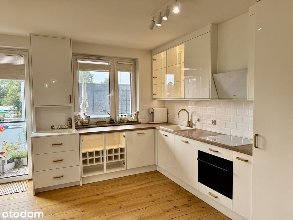 Przestronny 4-pokojowy apartament z 3 balkonami i 2 parking –Partynice