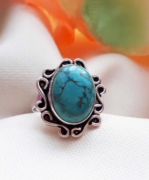 Etniczny pierścionek ze srebra i kamienia