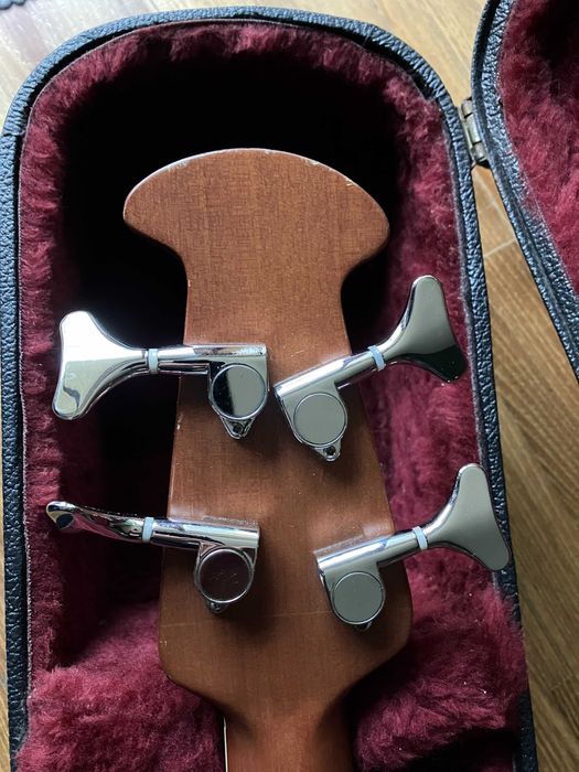 Gitara basowa elektro-akustyczna Celebrity Ovation z futerałem