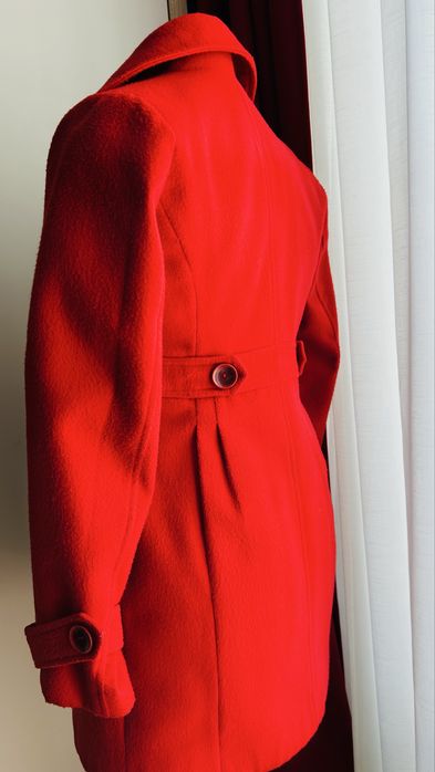 Czerwony płaszczyk 36