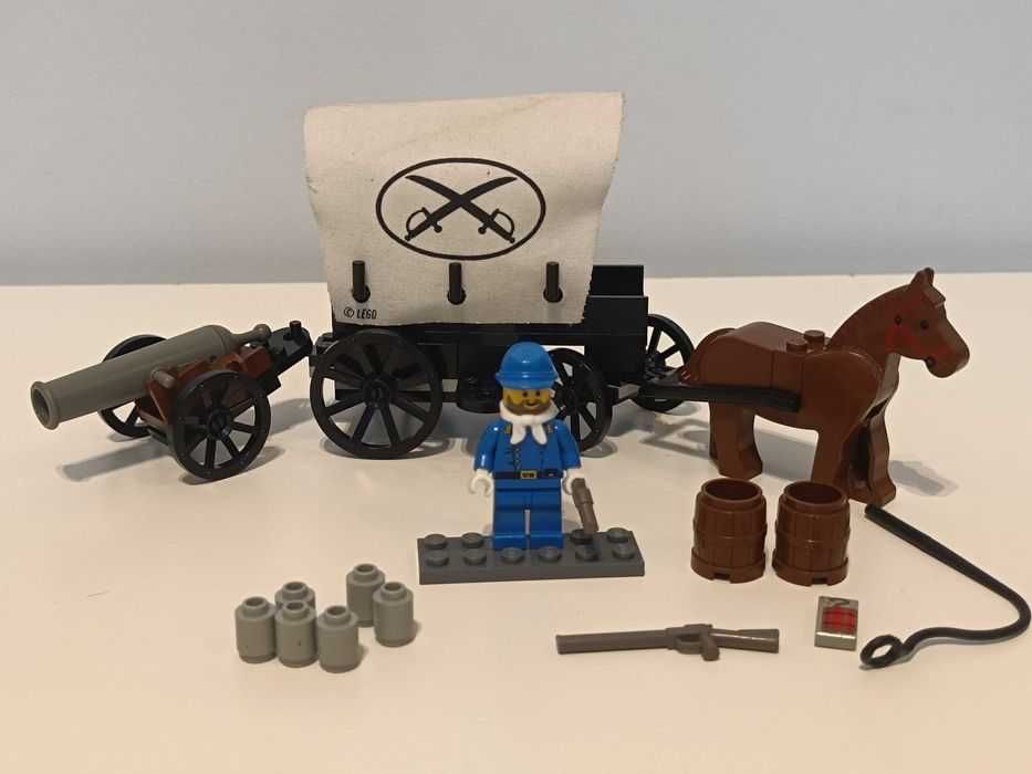 Lego Western 6716 Weapons Wagon.