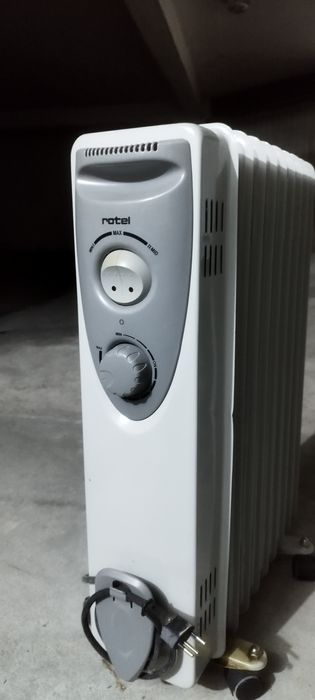 Rotel AG 5012 radiador a óleo