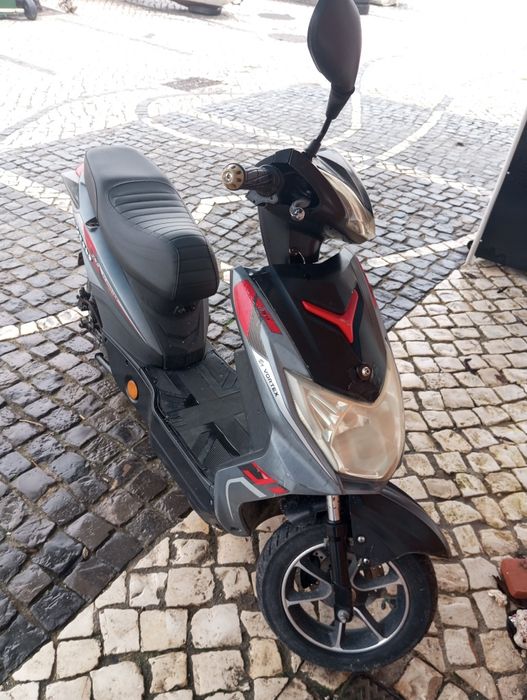 Scooter elétrica
