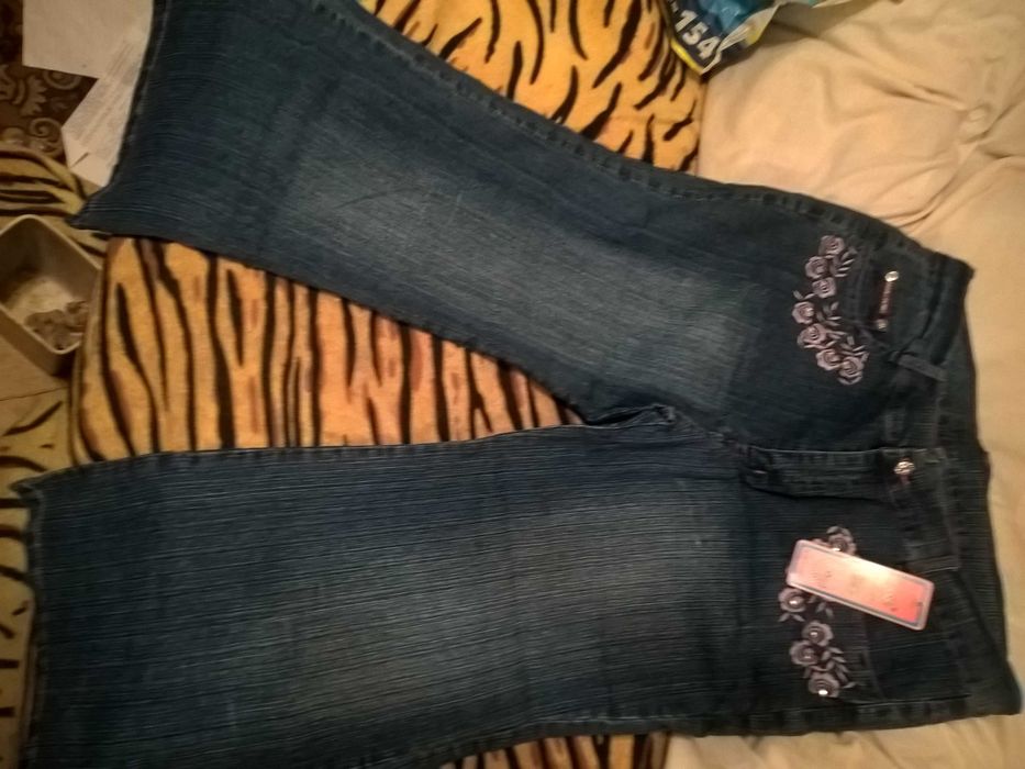 Жіночі джинси широкого крою