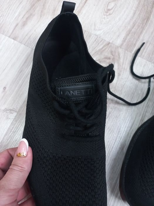 Buty młodzieżowe męskie 41