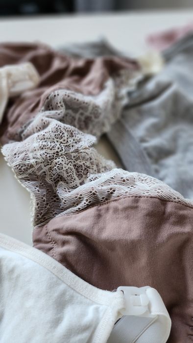 Бюстгальтеры, лифчики, топы для кормления