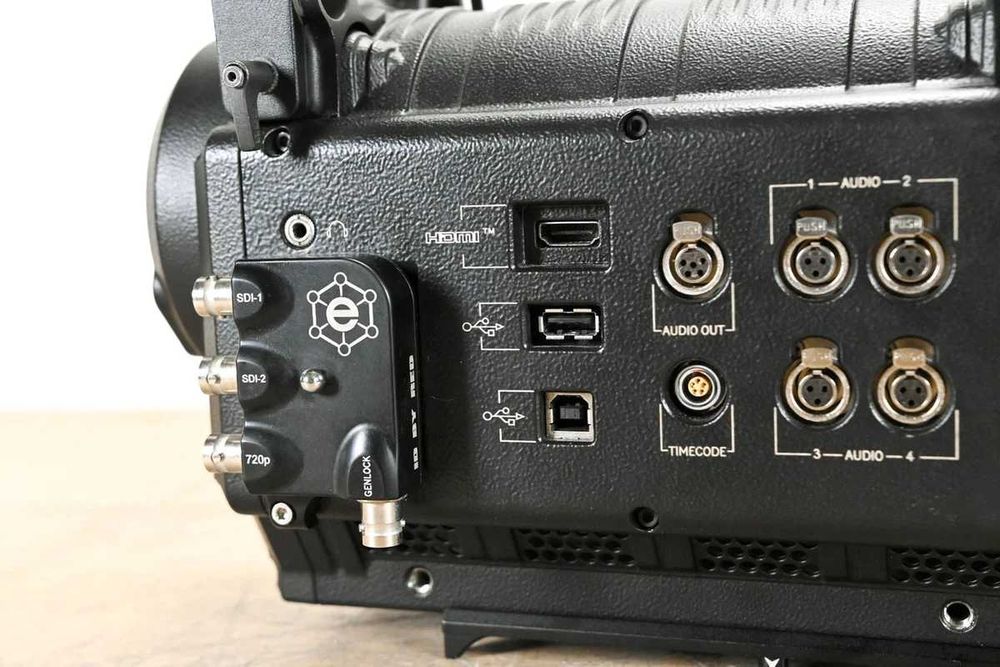 Câmera de cinema digital RAVEN 4.5K com tela LCD sensível ao toque CG003GM
