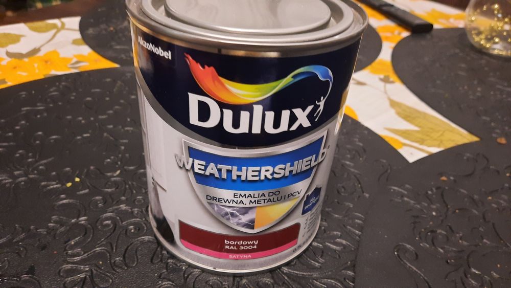 Sprzedam farba DULUX  emalia do metalu drewna pcv NOWA  0.7l.