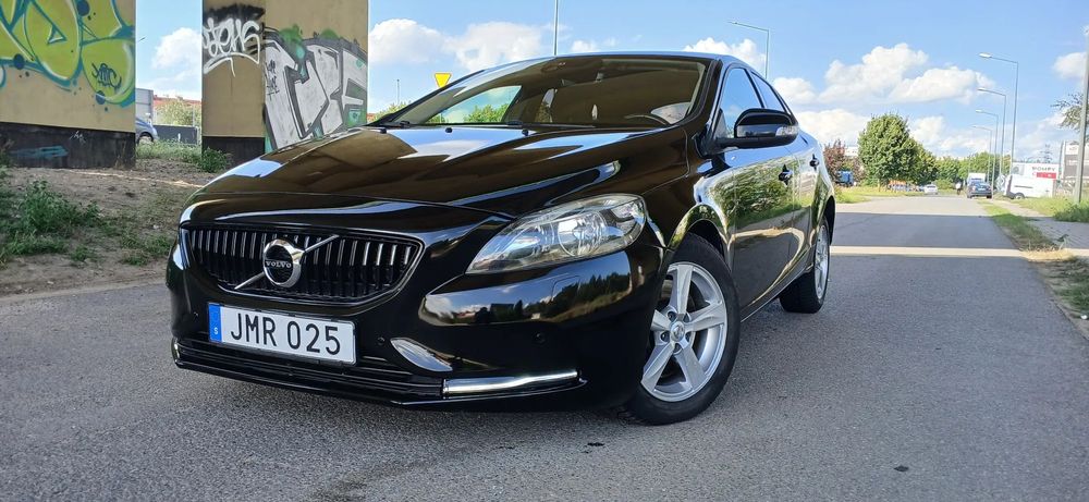 Volvo V40 1.5 Benzyna 122 km..128 tyś km..2017..Opłacony..Sprowadzony