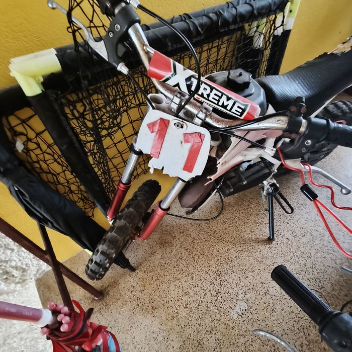 Mini motas 50cc 120€.