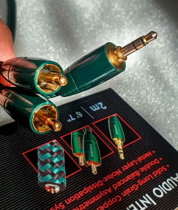 Кабель AudioQuest EVERGREEN 3,5  jack - 2 RCA / 2м