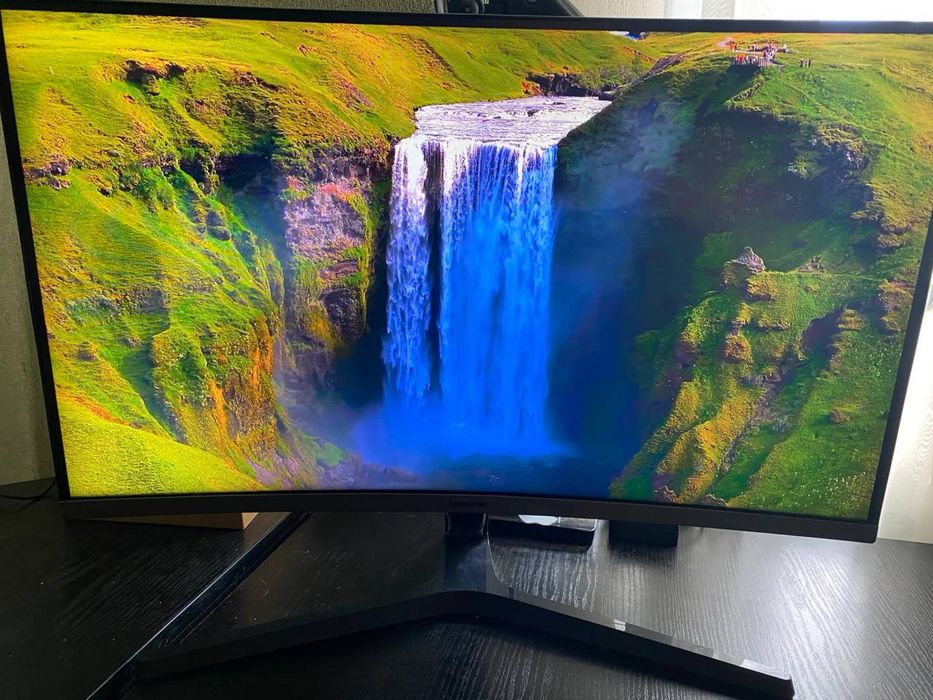 Монітор Samsung C27R500 "27" Curved(вигнутий), VA, FreeSync