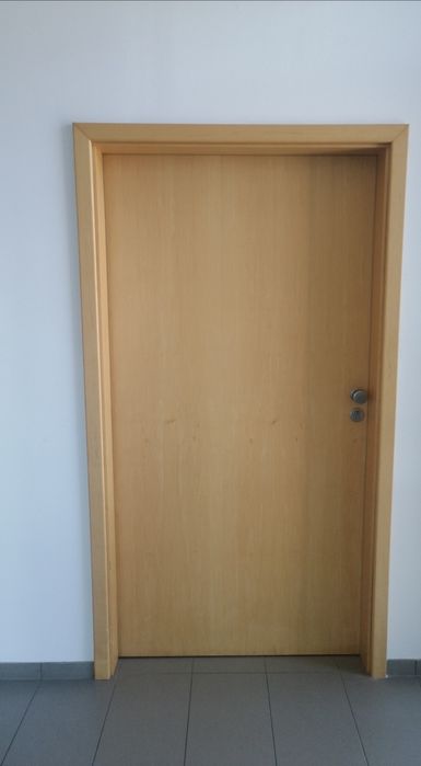 Drzwi wewnętrzne z ościeżnicą opaskową