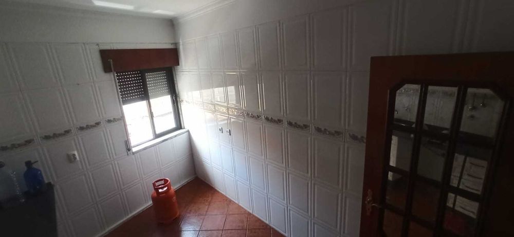 Apartamento T2 em Camarate, 1º andar