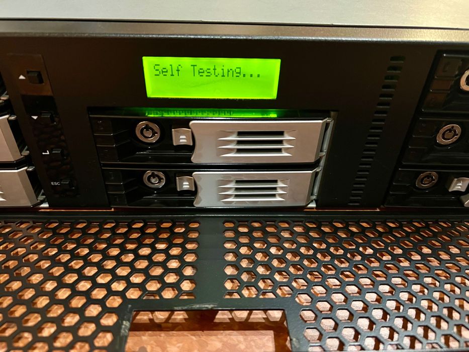 Thecus N8800 NAS Dysk sieciowy RACK 19”