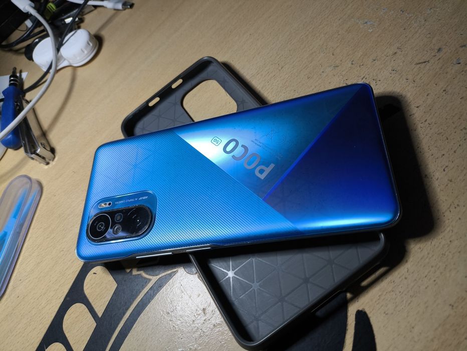 Продам телефон Xiaomi Poco f3 8/256