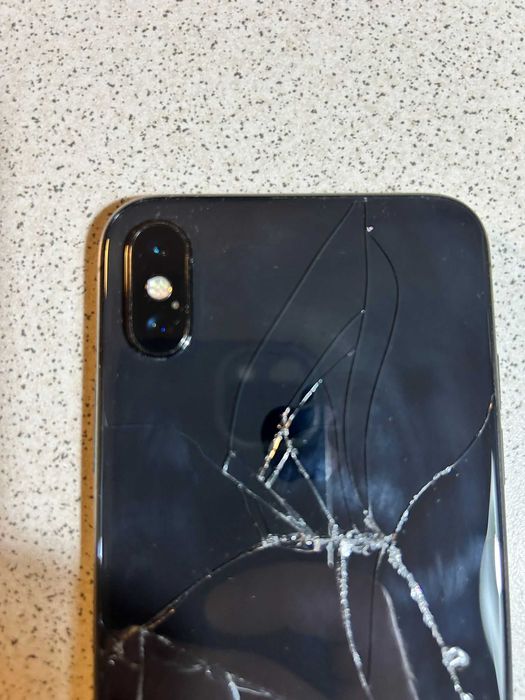 Sprzedam iPhone X, uszkodzony