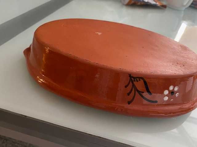 Assador de chouriço, novo, em barro vidrado, decorado