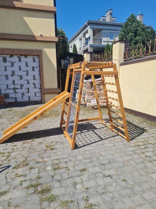 Дитячий спортивний комплекс