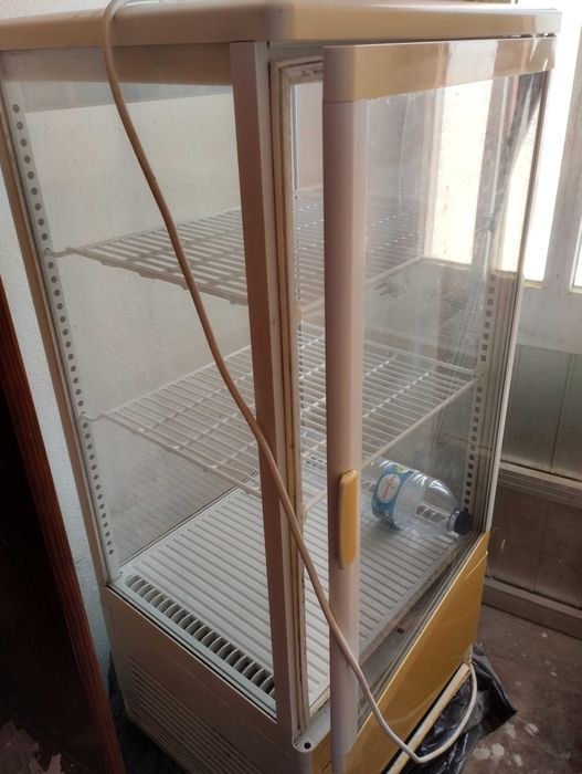 Frigorífico e muito bom estado