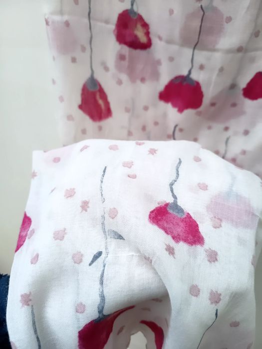 Lenço Branco com Flores