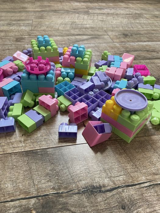 Дятячий конструктор типу LEGO