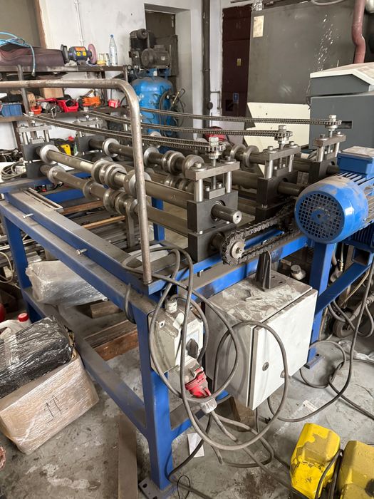 Profilarka do blachy ,Regulacja rozstawu rowków