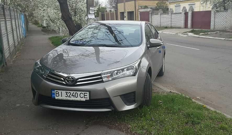 автомобиль  Toyota Corolla 2015