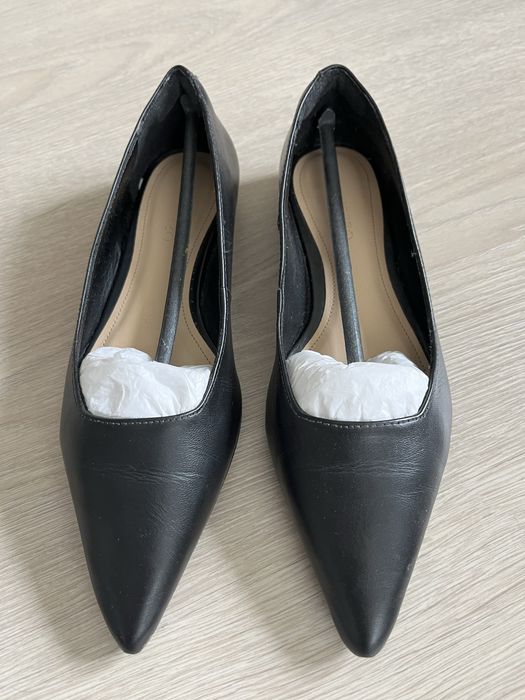 Sabrina Arezzo Black Leather Sandals with Pointed Toe