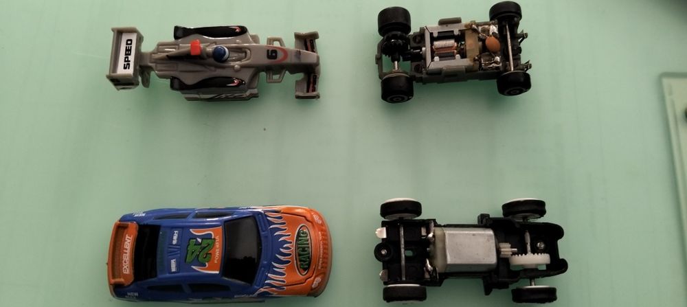 Vendo 3 carrinhos de pista