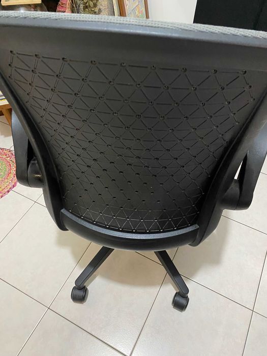 Cadeira de escritório Visetto cinza ( até 100 kg )