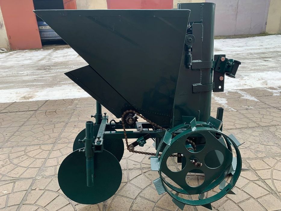 Картофлесажалка для мотоблока