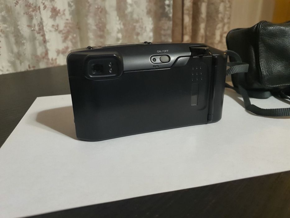 Плівковий фотоапарат Minolta Riva Zoom 135ex + Чохол