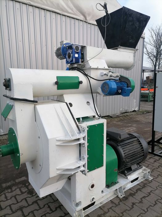 Peleciarka Labecotech rok 2024 przebieg 379 godzin