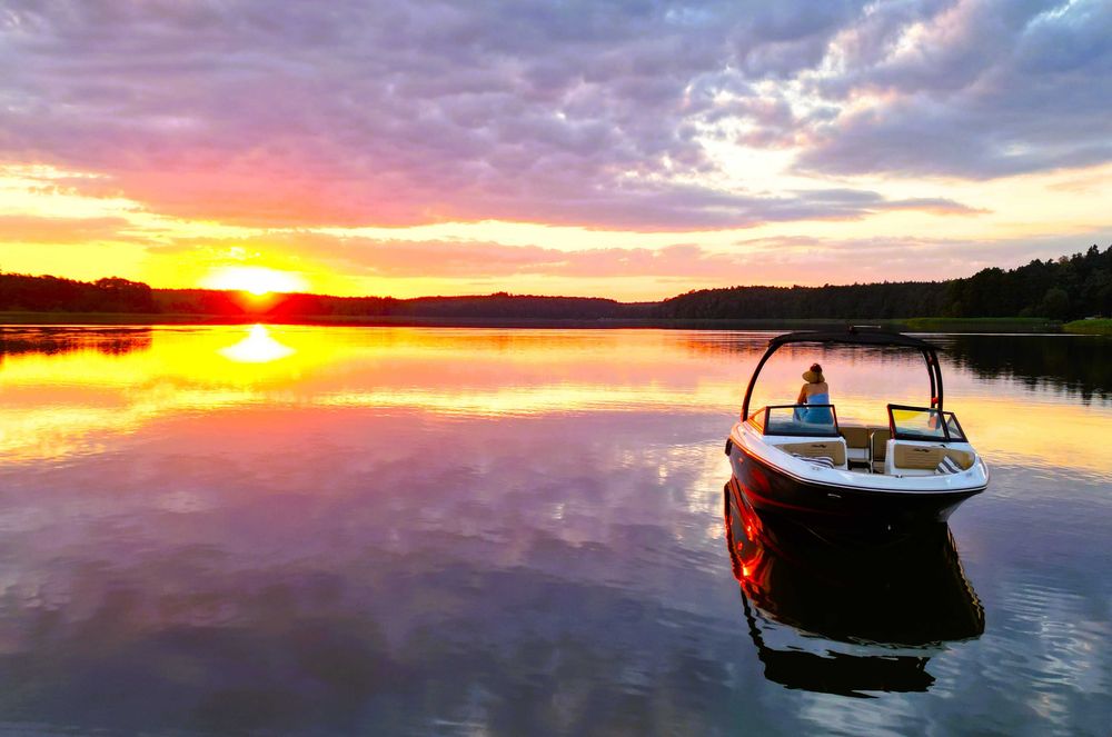 MARINA DELUXE - 80m2, balkon, garaż, widok na jezioro, Mazury, Netflix