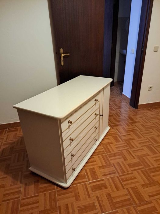 Cama e cómoda em excelente estado