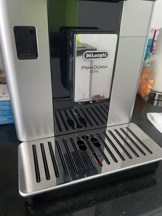 Máquina de café De'Longhi PrimaDonna Soul [ótimo estado]