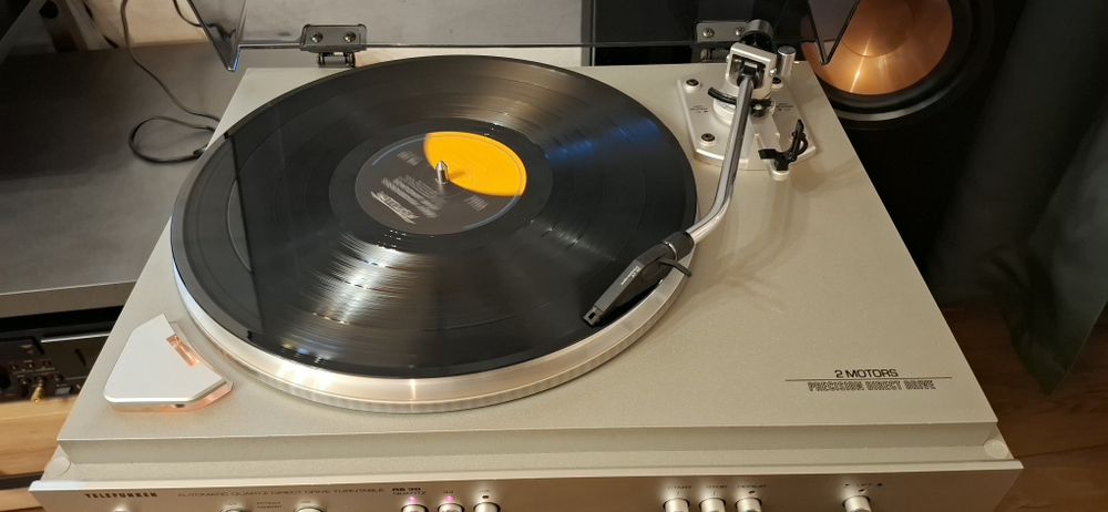 Gramofon Telefunken RS 30.