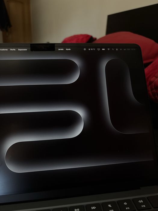 MacBook Air M4472513447094528001