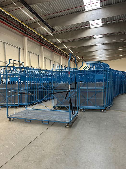 wózki systemowe piętrowane 3-krotnie