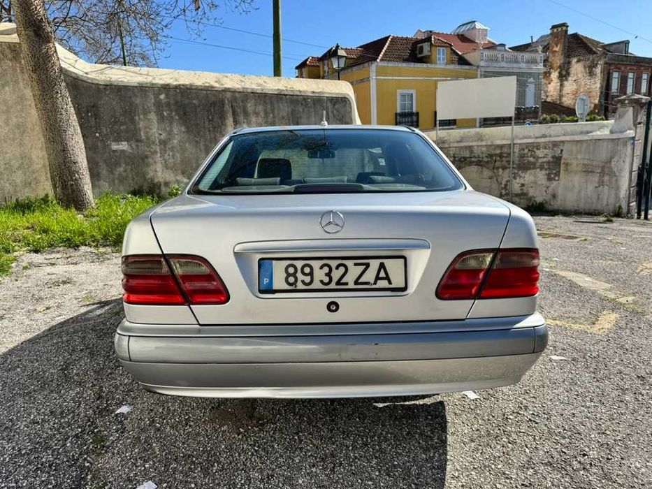 Mercedes-Benz E Class E200 CDI -Ano 2001 /433 000