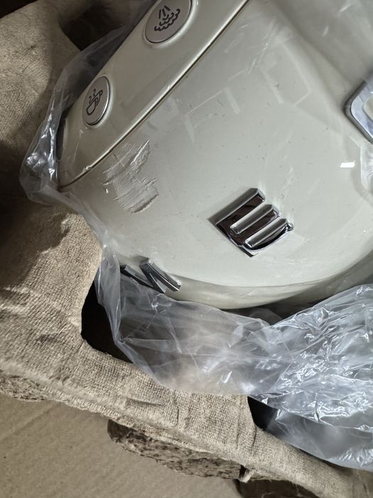 Кавоварка кавомашина Smeg ecf01