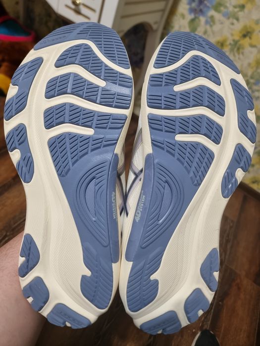 Оригінал 100% чоловічі кросівки asics gel kayano 32   euro 46