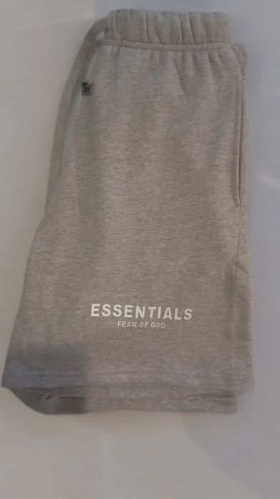 Шорти Essentials