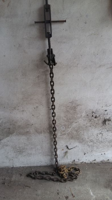 Śruby Rzymskie z łańcuchami stalowymi do odciągów