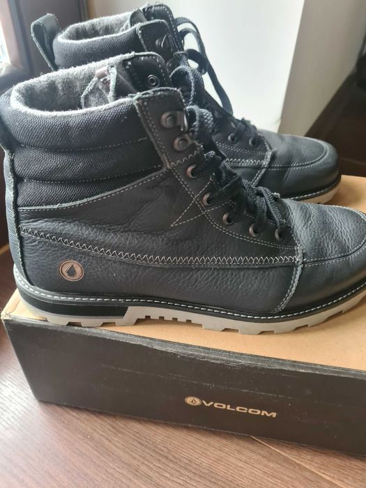 Продам чоловічі чоботи фірми Volcom