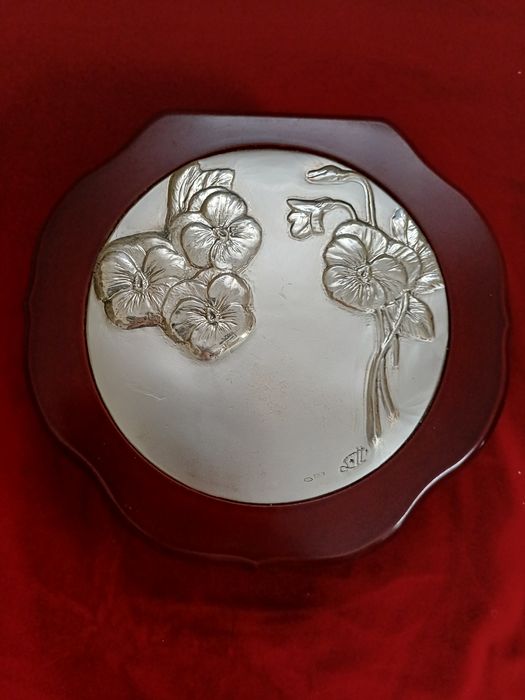 Скриньки для прикрас дерев'яні з посрібленим верхом