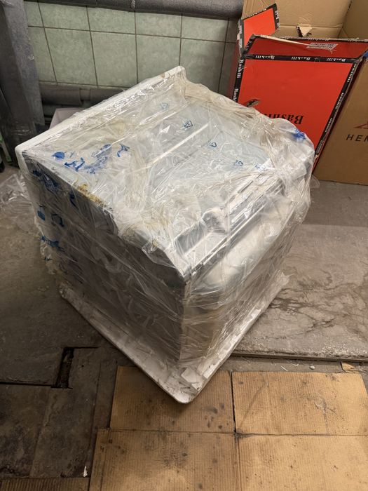 Продам духовку Ariston