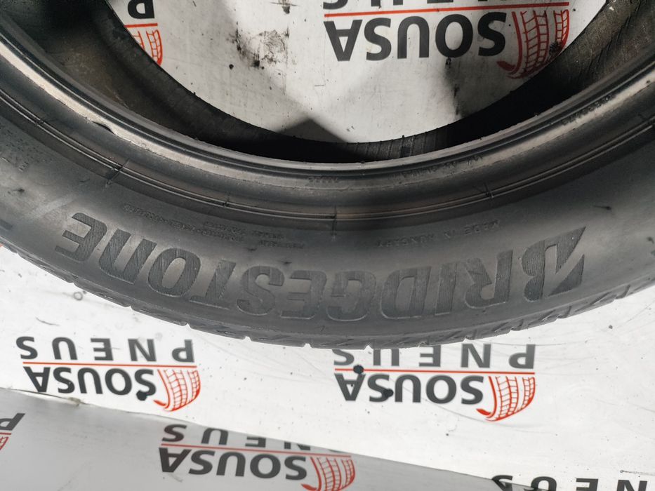 2 pneus semi novos 225/50R18 Bridgestone - Oferta dos Portes